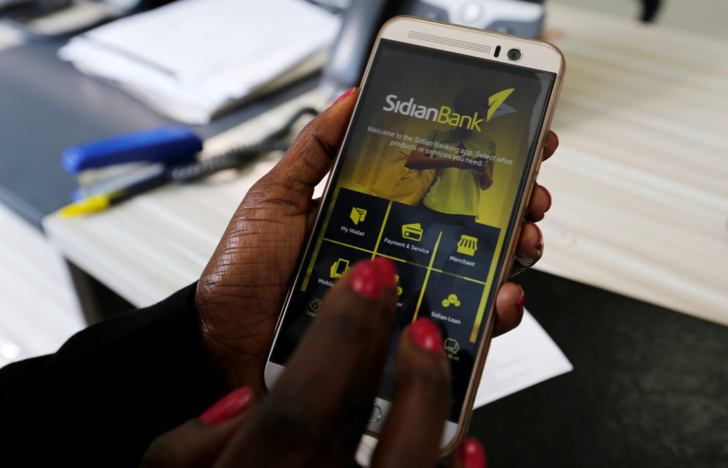 africaine utilise app mobile android